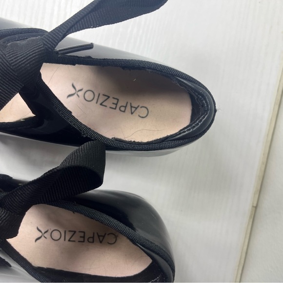 Capezio Black Patent Tap Shoes Ribbon Tie Girls 13 M Dance - Picture 2 of 6